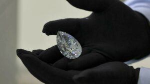 الماس طبیعی و مصنوعی و درجه بندی آن ها