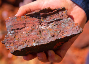 ویژگی های مهم عنصر آهن و کاربرد آن در صنعت - سنگ آهن